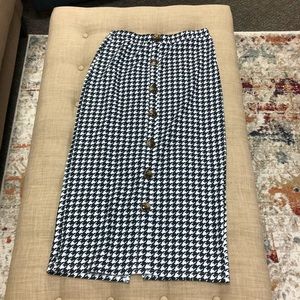 Black and White Patterned Skirt